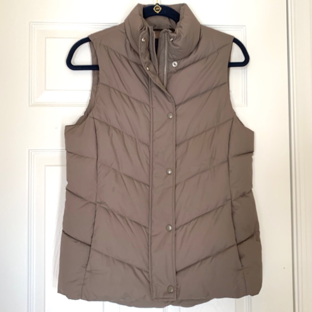 Gap Puffer Vest Size Small Taupe